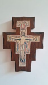 Leia mais sobre o artigo Crucifixo