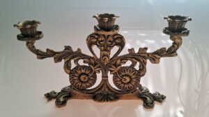 Leia mais sobre o artigo Candelabro
